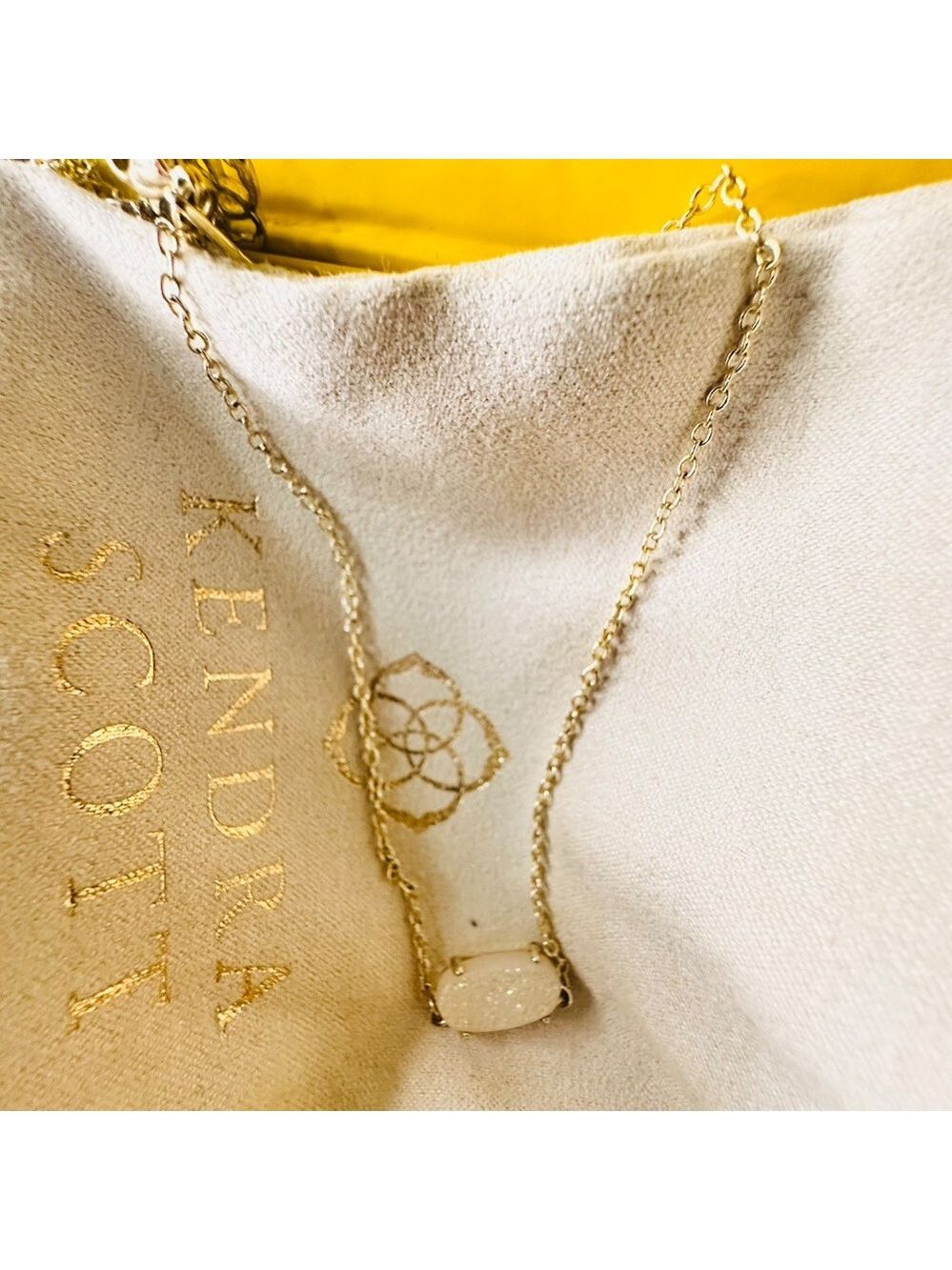 Kendra Scott Elisa Short Pendant Necklace - Picture 3 of 4